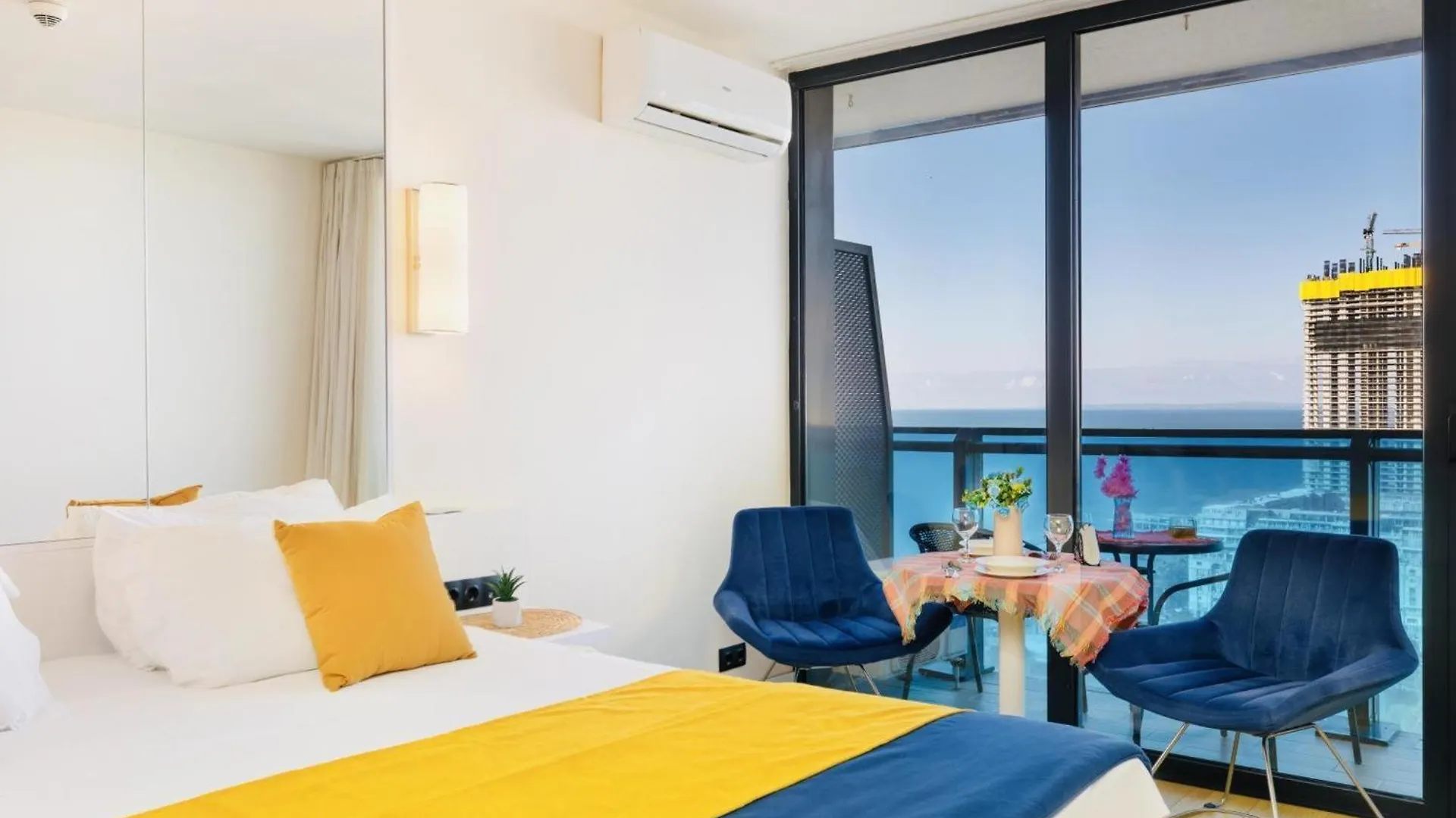 Hotel Beautiful Apartments Near The Sea - Orbi City N6 Batumi