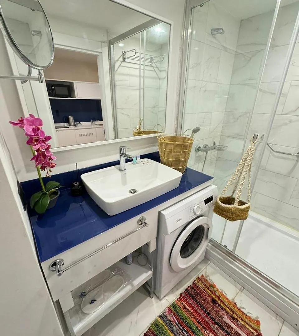 Hotel Beautiful Apartments Near The Sea - Orbi City N6 Batumi